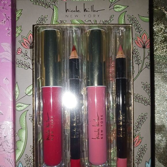 Surprise 😲 make up lot - Picture 2 of 13